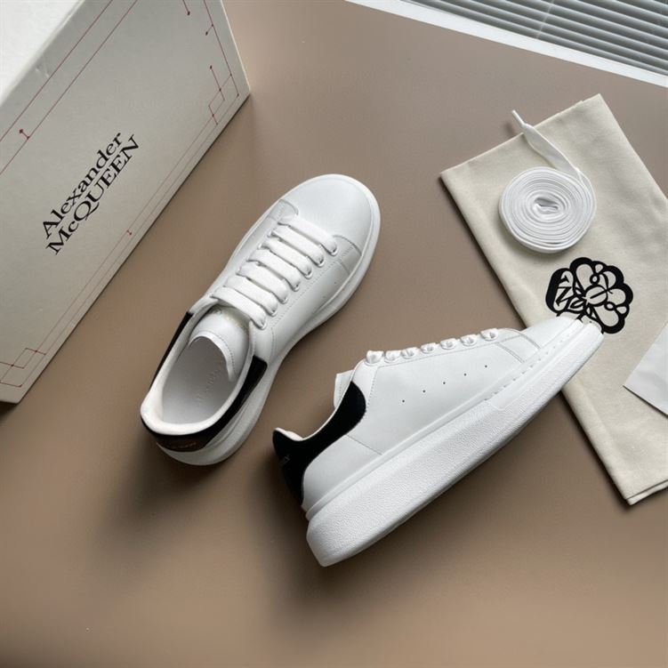 ALEXANDER MCQUEEN OVERSIZED LEATHER SNEAKERS - ALD017