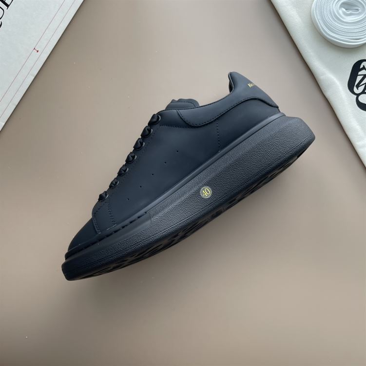 ALEXANDER MCQUEEN OVERSIZED SNEAKER BLACK SUEDE - ALD016