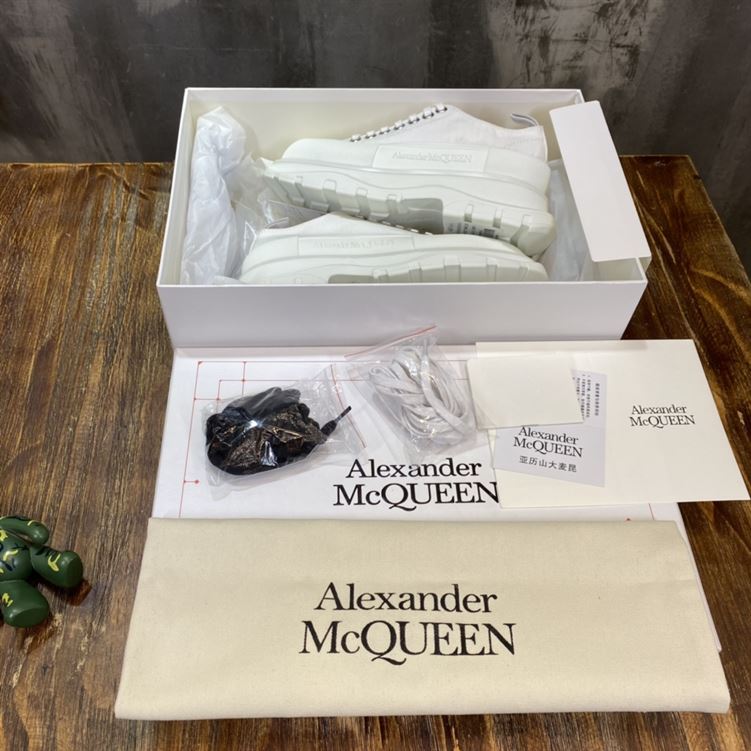 ALEXANDER MCQUEEN TREAD SLICK LOW TOP SNEAKER - ALD011