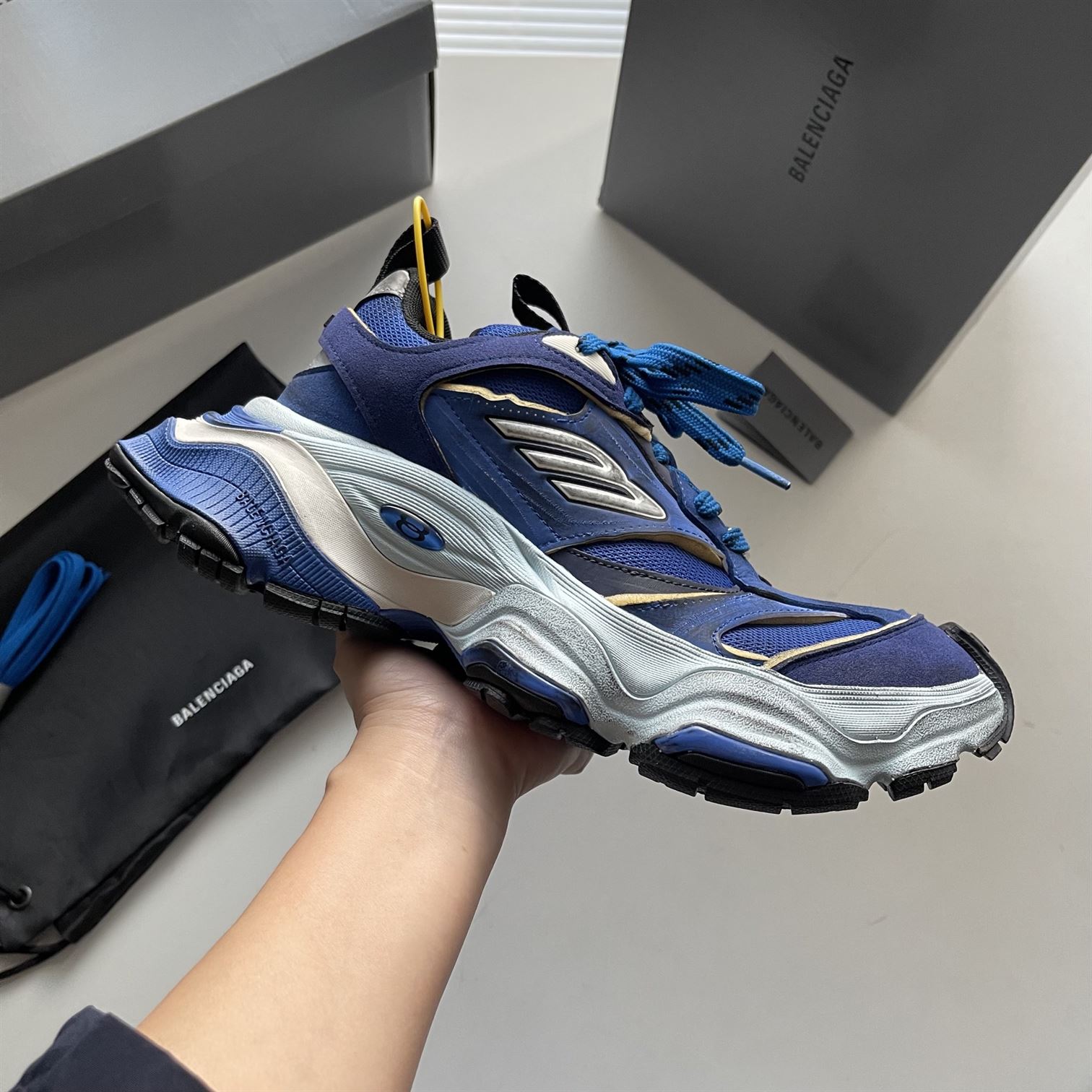 BALENCIAGA CARGO SNEAKER IN BLUE - BLA091