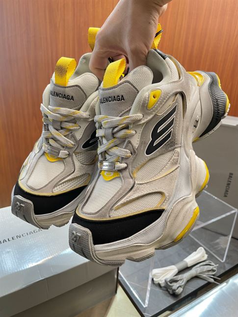 BALENCIAGA CARGO SNEAKER IN GREY BLACK AND YELLOW - BLA076