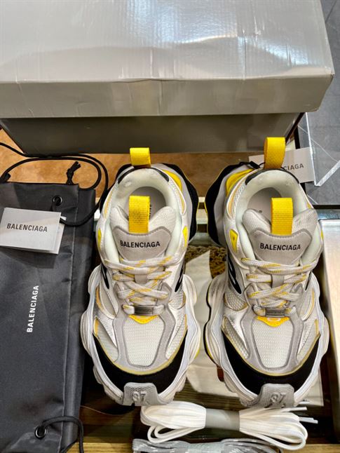 BALENCIAGA CARGO SNEAKER IN GREY BLACK AND YELLOW - BLA076