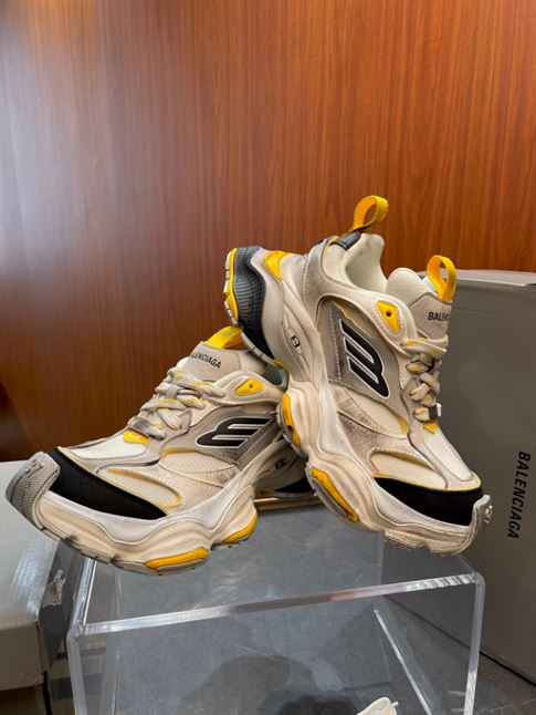 BALENCIAGA CARGO SNEAKER IN GREY BLACK AND YELLOW - BLA076