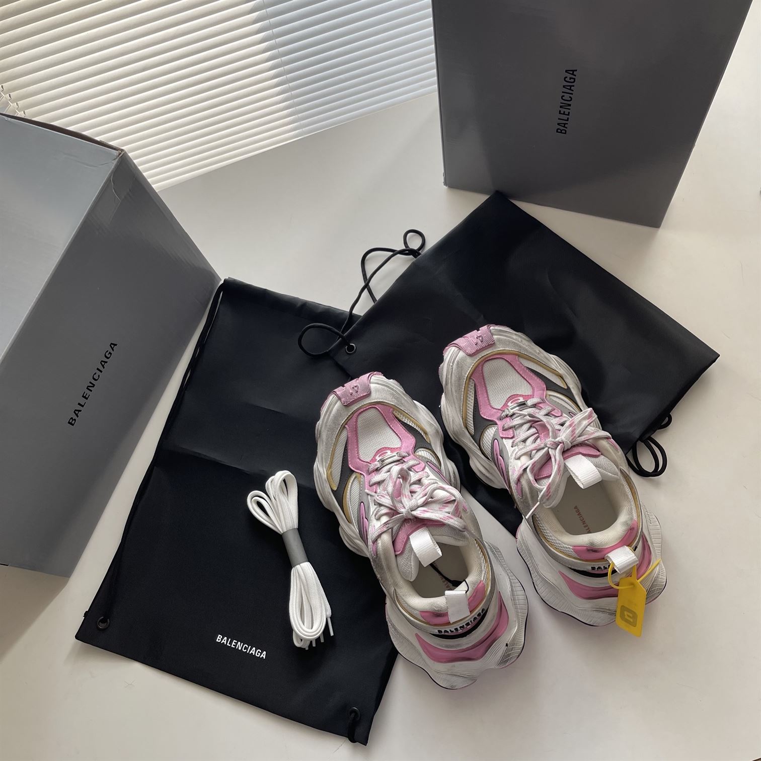BALENCIAGA CARGO SNEAKER WHITE PINK - BLA094