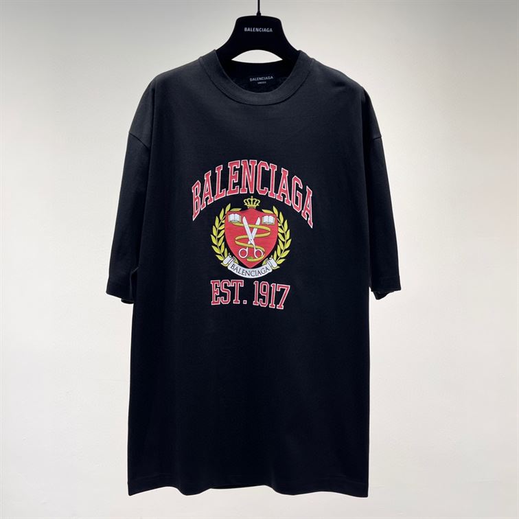 BALENCIAGA MEN'S COLLEGE T-SHIRT MEDIUM FIT IN BLACK - BAS010