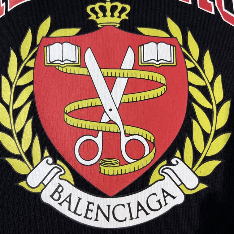 BALENCIAGA MEN'S COLLEGE T-SHIRT MEDIUM FIT IN BLACK - BAS010