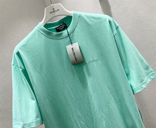 BALENCIAGA MEN'S LOGO T-SHIRT MEDIUM FIT IN GREEN - BAS004