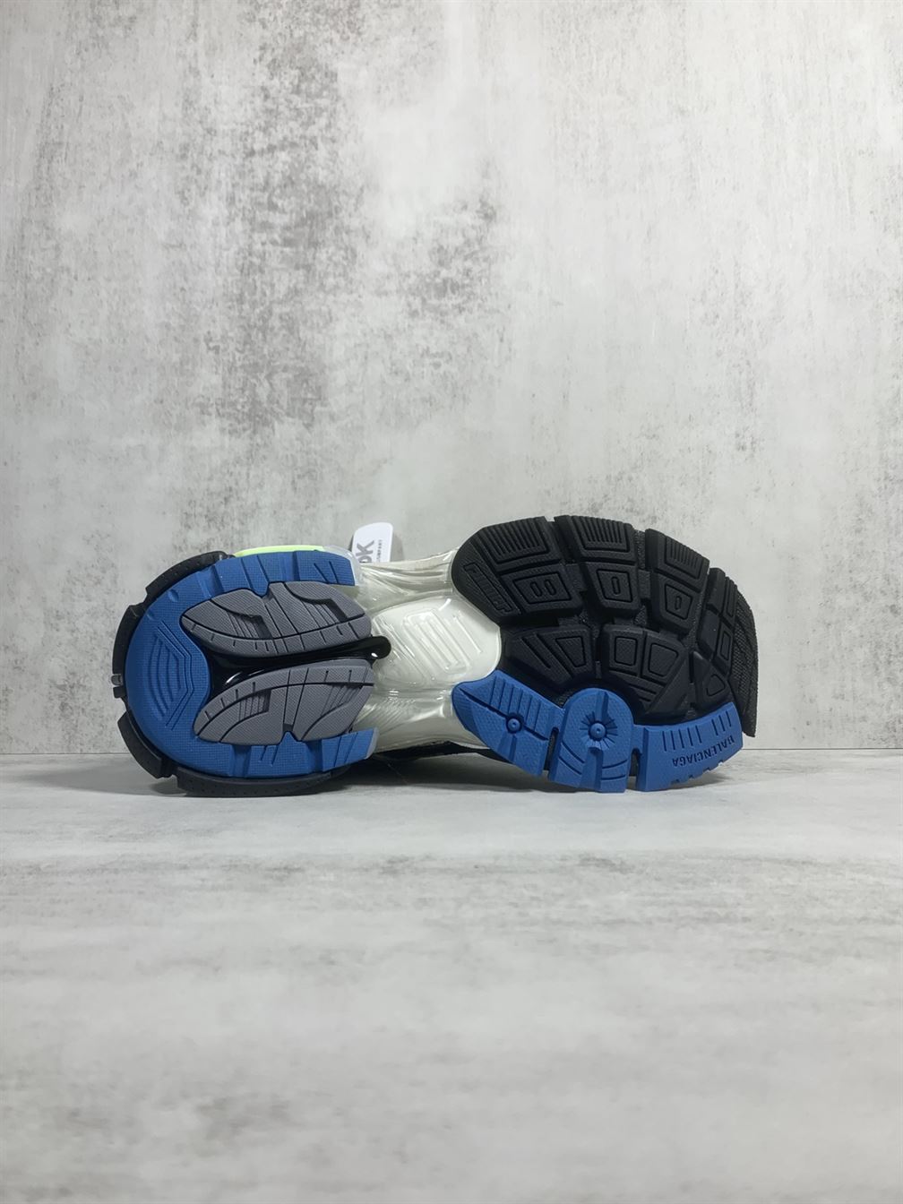 BALENCIAGA RUNNER SNEAKER IN GREY - BLA057