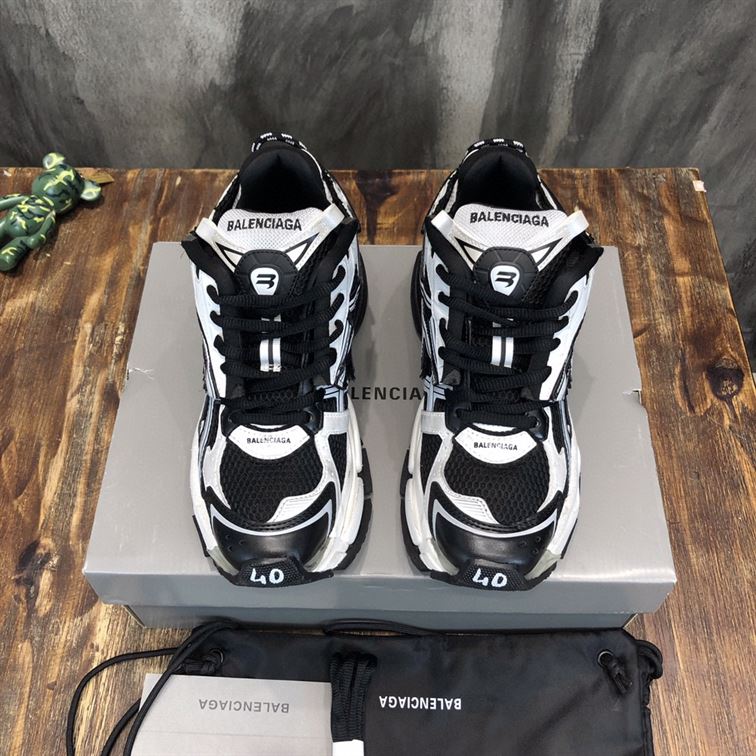 BALENCIAGA RUNNER SNEAKERS IN BLACK AND WHITE MESH AND NYLON - BLA008