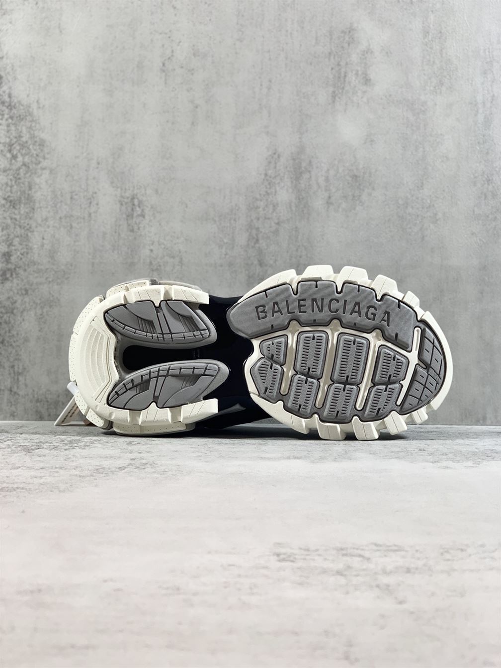 BALENCIAGA TRACK 3.0 SNEAKERS IN WHITE/GREY/BLACK - BLA003