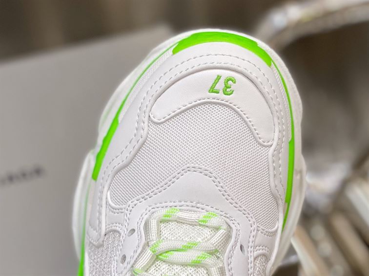 BALENCIAGA TRIPLE S 1.0 SNEAKERS IN WHITE AND GREEN - BLA022