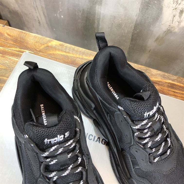 BALENCIAGA TRIPLE S FULL BLACK - BLA011