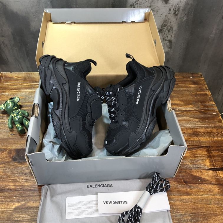 BALENCIAGA TRIPLE S FULL BLACK - BLA011