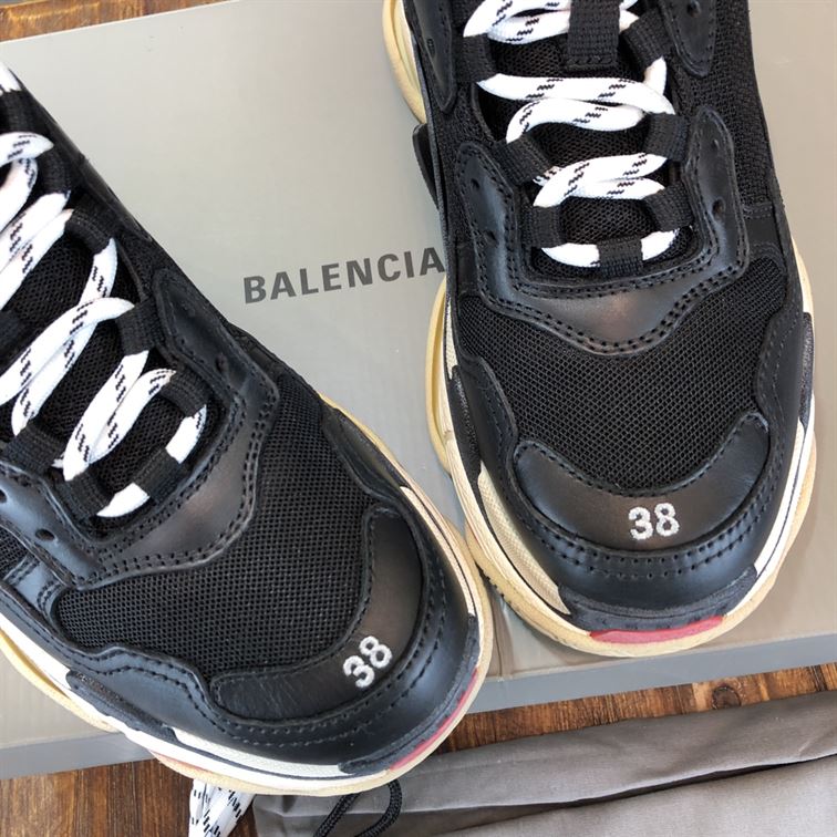 BALENCIAGA TRIPLE S IN BLACK - BLA028