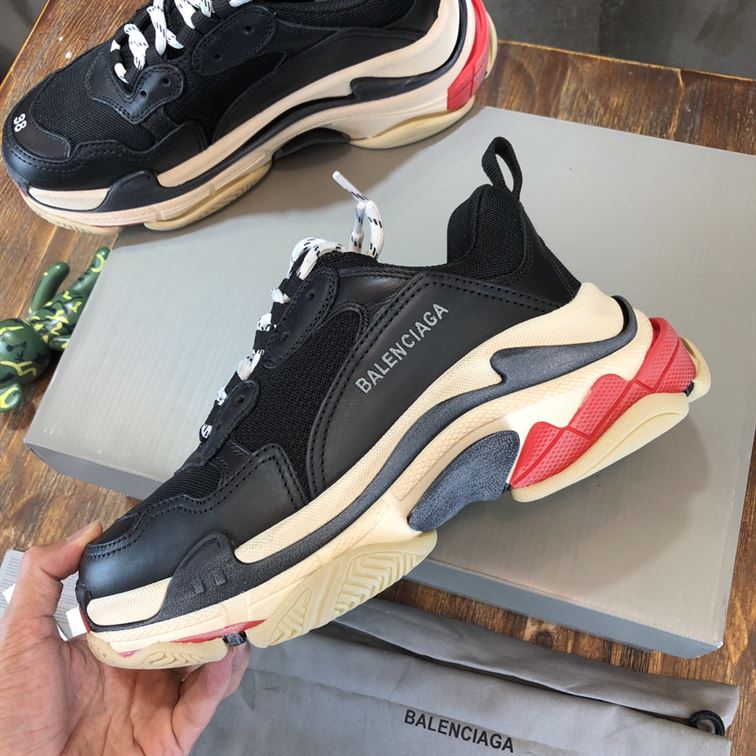 BALENCIAGA TRIPLE S IN BLACK - BLA028