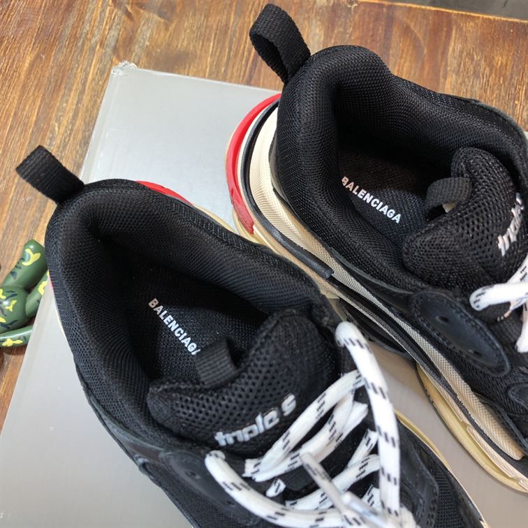 BALENCIAGA TRIPLE S IN BLACK - BLA028