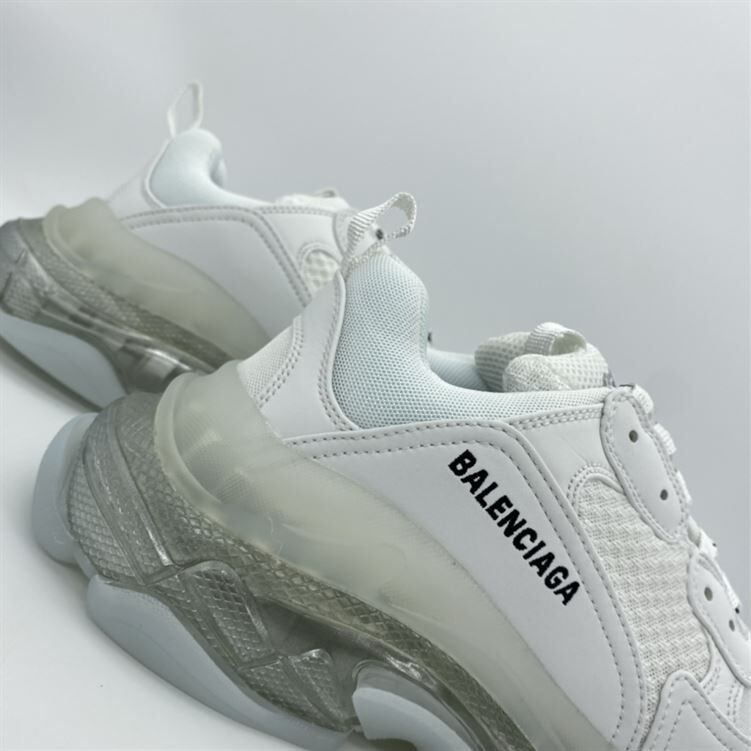BALENCIAGA TRIPLE S IN WHITE - BLA027