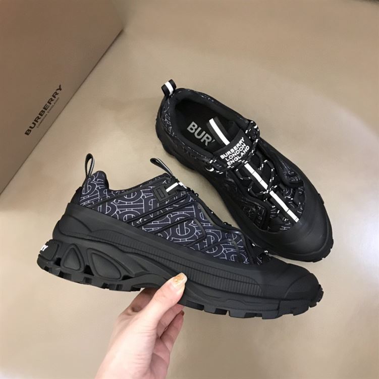 BURBERRY ARTHUR SNEAKERS - BBR001