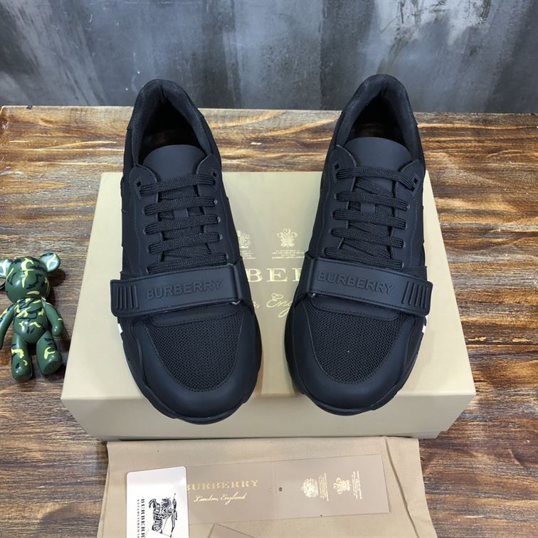 BURBERRY BLACK KINGDOM PRINT SNEAKERS - BBR030
