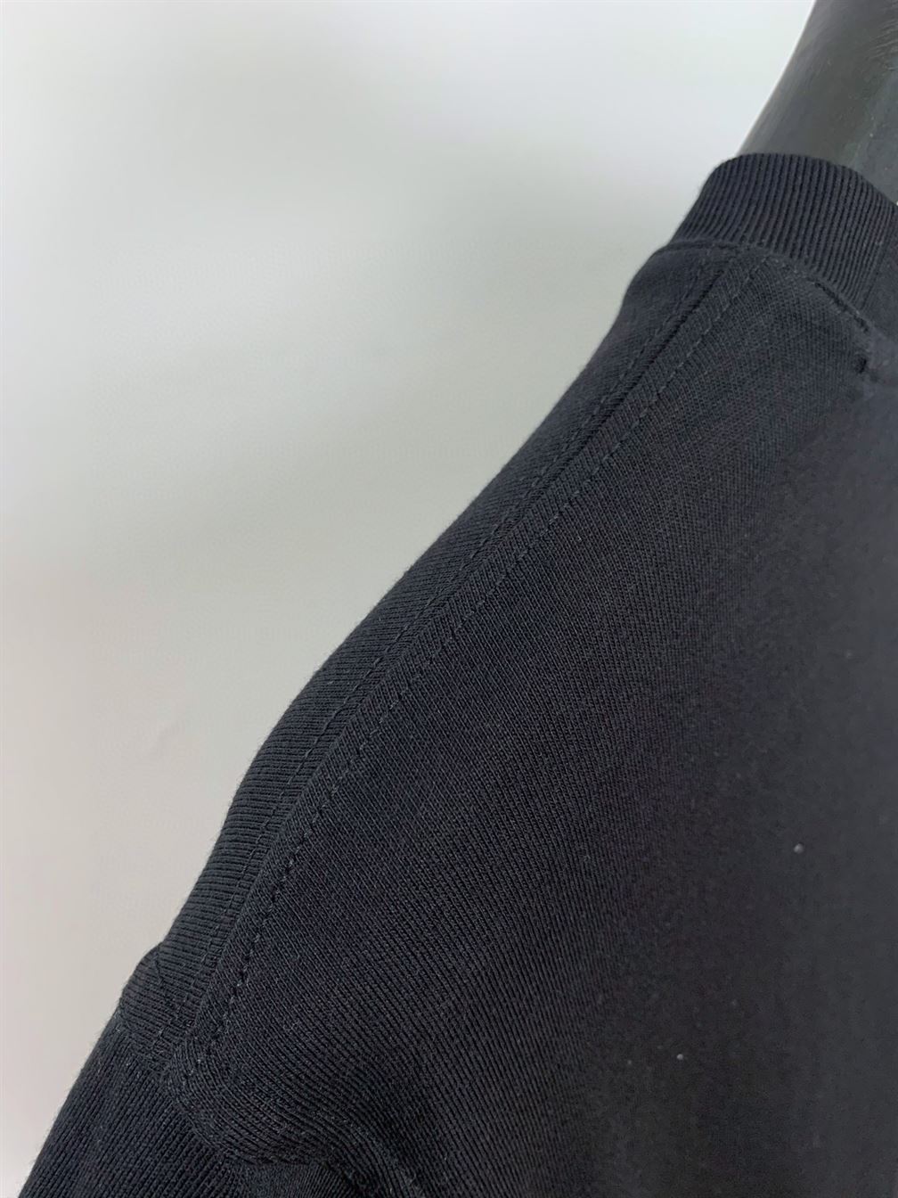 BURBERRY LOGO PRINT COTTON T-SHIRT IN BLACK - BRS008