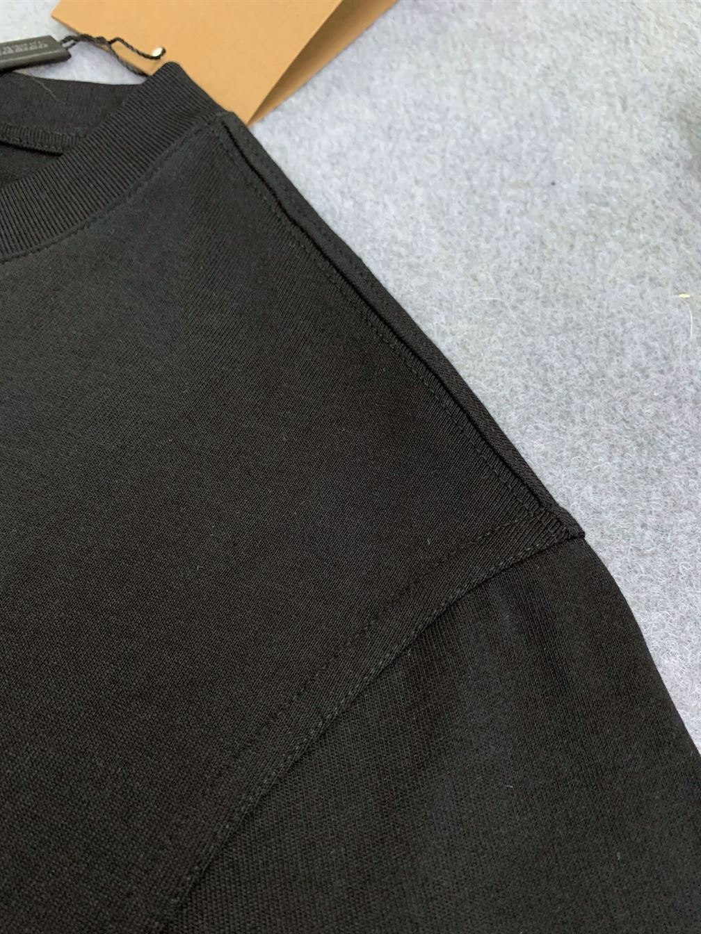 BURBERRY LOGO PRINT COTTON T-SHIRT IN BLACK - BRS008