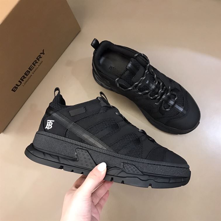 BURBERRY UNION SNEAKERS - BBR016