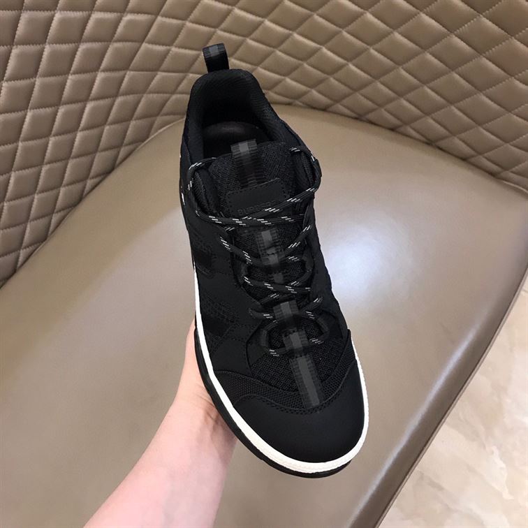 BURBERRY UNION SNEAKERS - BBR017