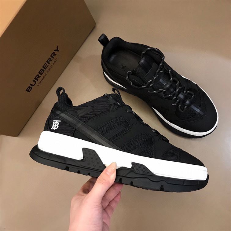BURBERRY UNION SNEAKERS - BBR017