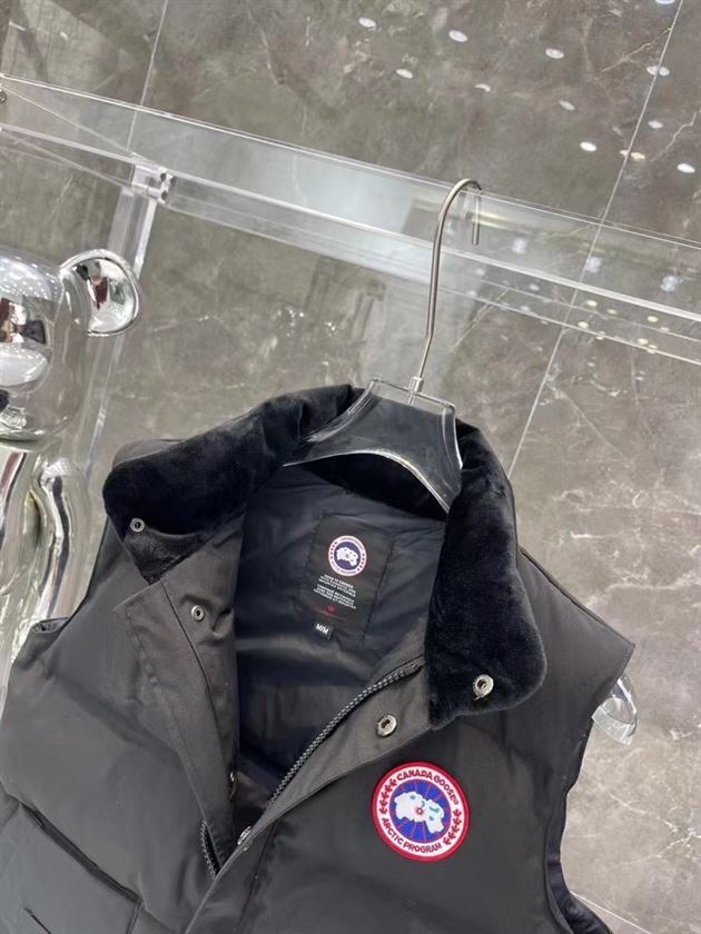 CANADA GOOSE FREESTYLE QUILTED ARTIC-TECH GILET - CN11