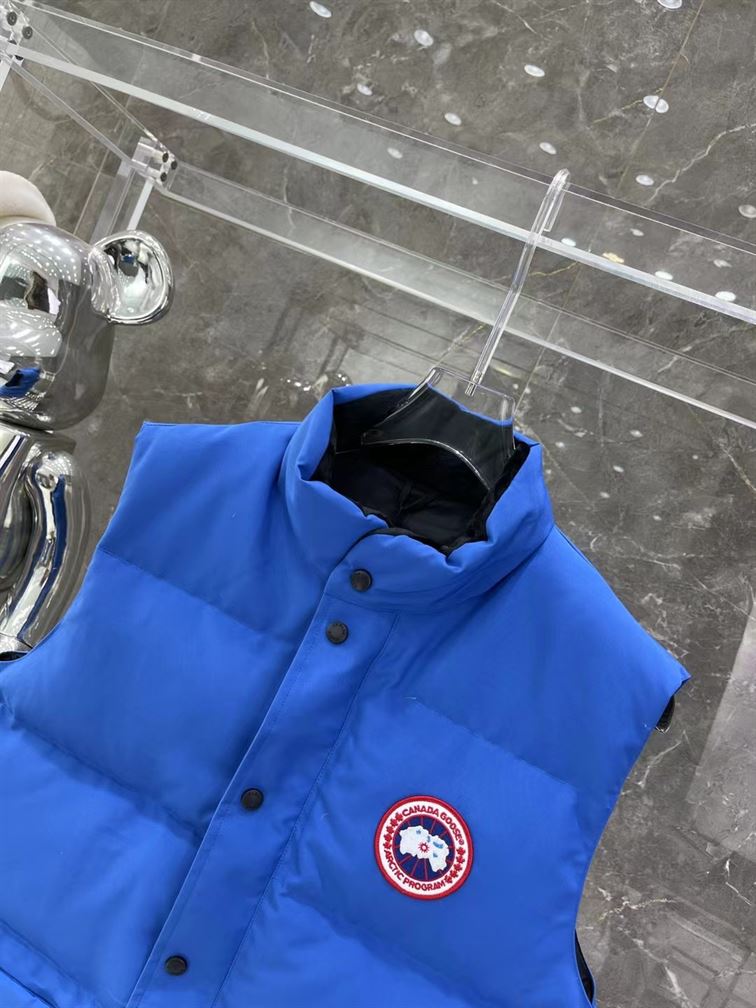 CANADA GOOSE FREESTYLE QUILTED ARTIC-TECH GILET - CN13