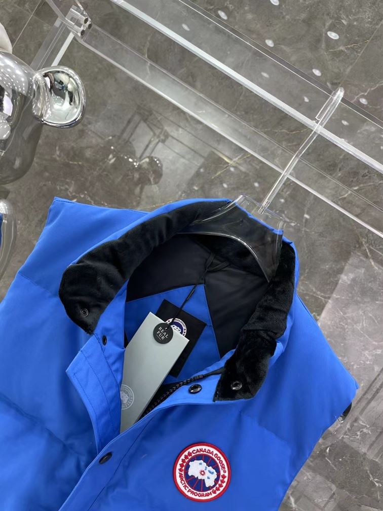 CANADA GOOSE FREESTYLE QUILTED ARTIC-TECH GILET - CN13