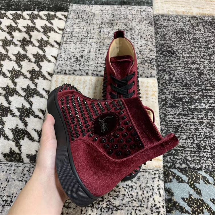 CHRISTIAN LOUBOUTIN HIGH TOP SNEAKER - CLS009