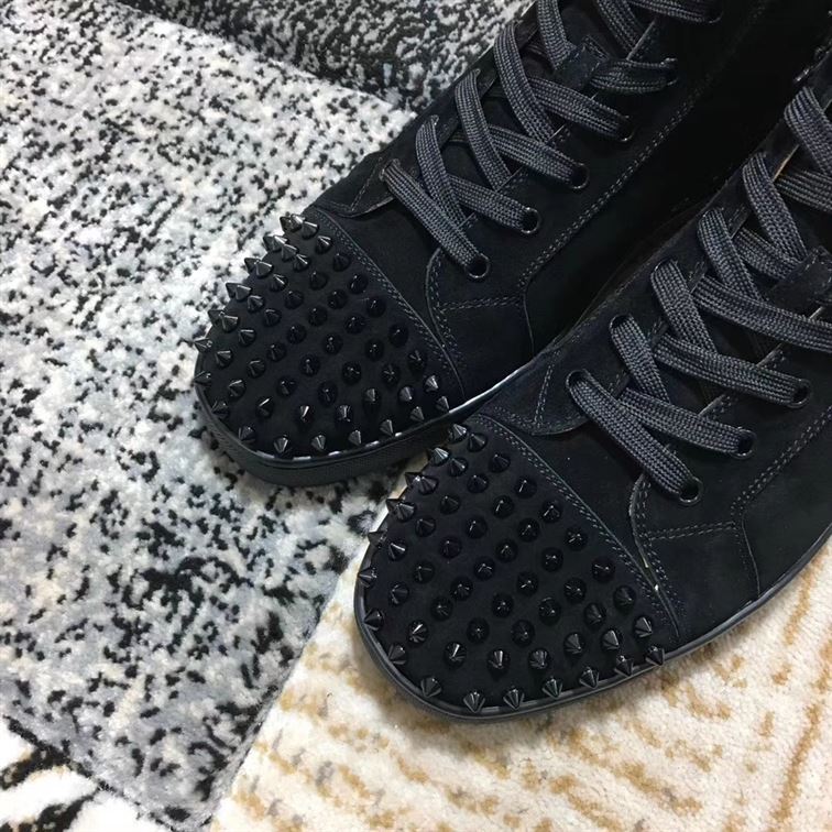 CHRISTIAN LOUBOUTIN HIGH TOP SNEAKER - CLS010