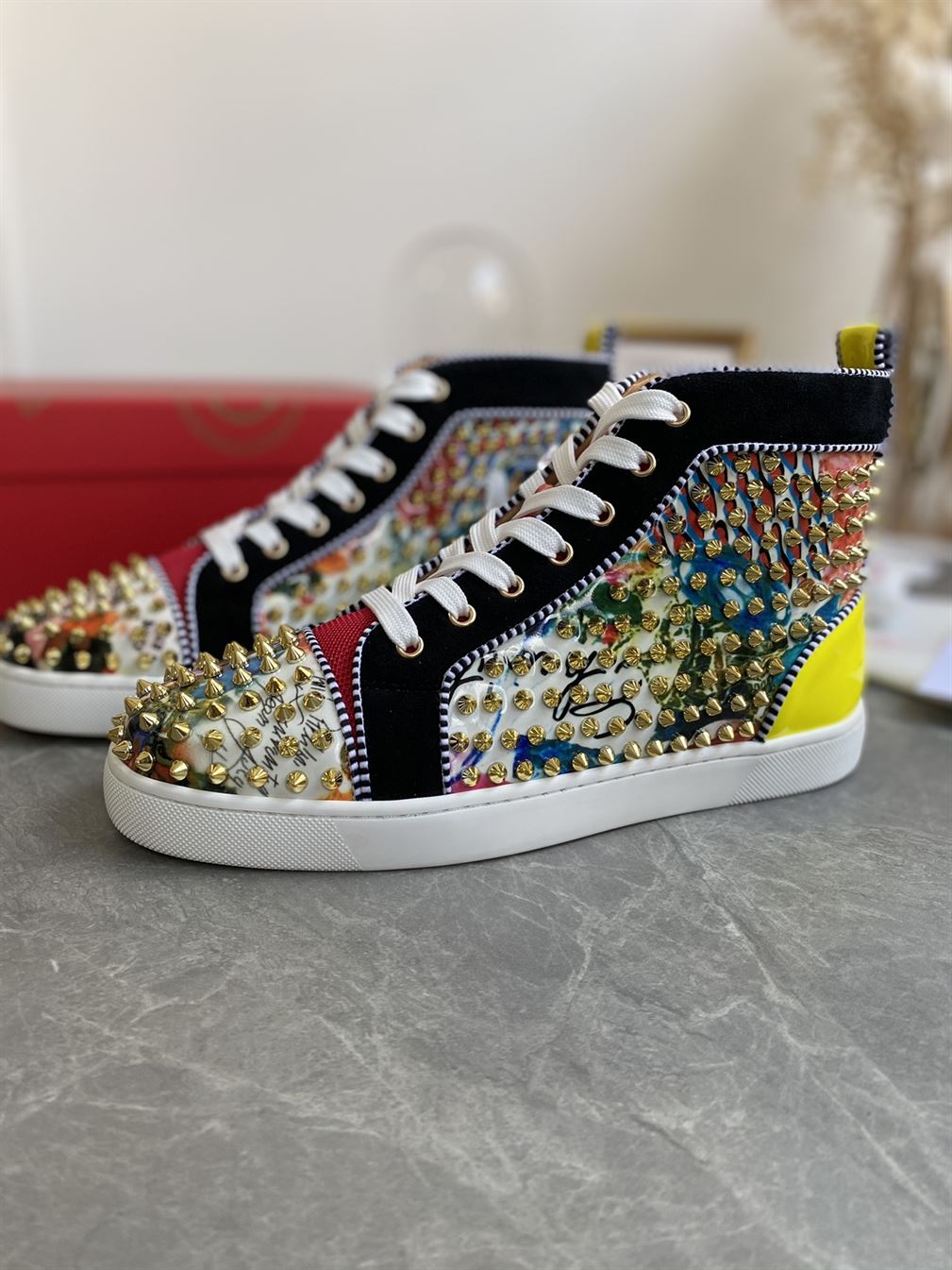 CHRISTIAN LOUBOUTIN HIGH TOP SNEAKER - CLS014