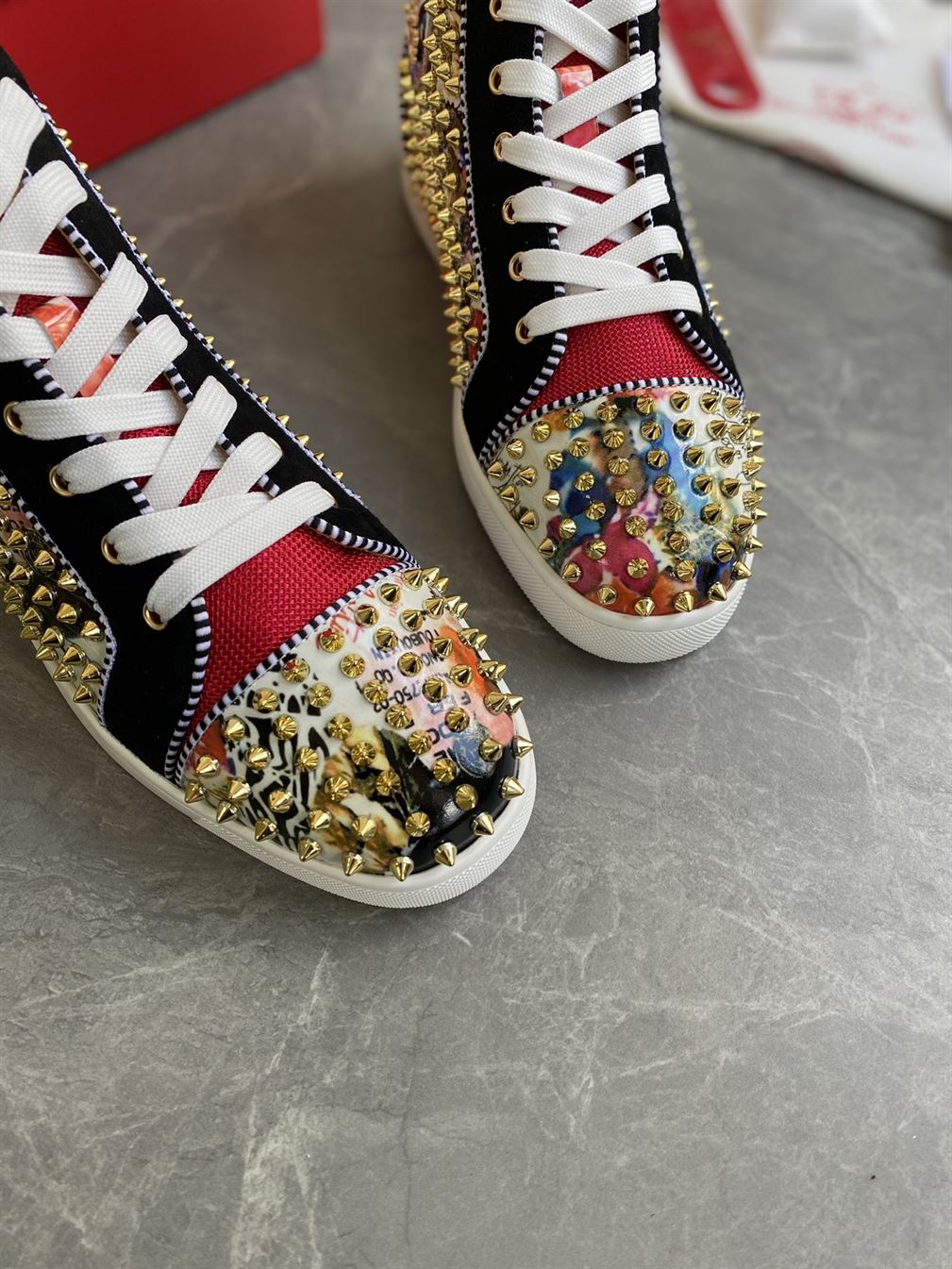 CHRISTIAN LOUBOUTIN HIGH TOP SNEAKER - CLS014