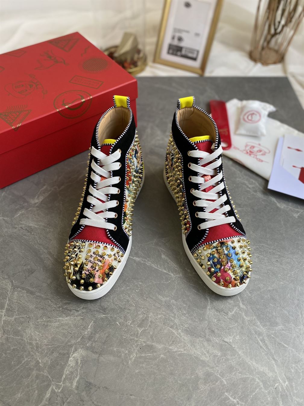 CHRISTIAN LOUBOUTIN HIGH TOP SNEAKER - CLS014