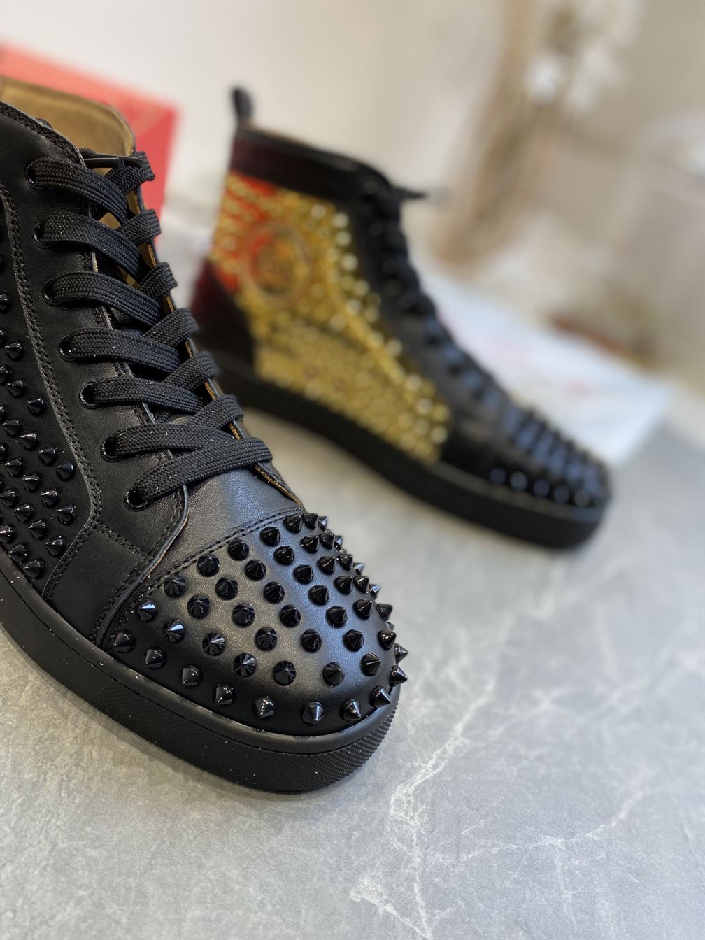 CHRISTIAN LOUBOUTIN HIGH TOP SNEAKER - CLS017