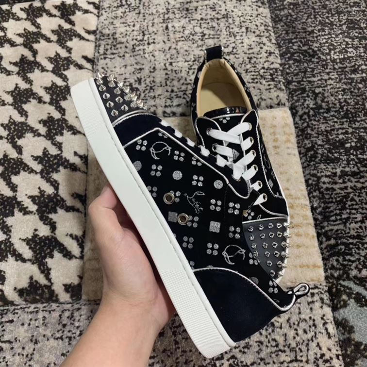 CHRISTIAN LOUBOUTIN LOW TOP SNEAKER - CLS003