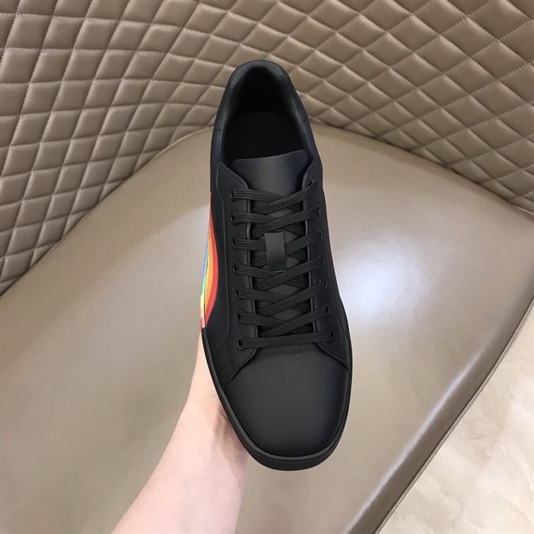 CHRISTIAN LOUBOUTIN LOW TOP SNEAKER - CLS019