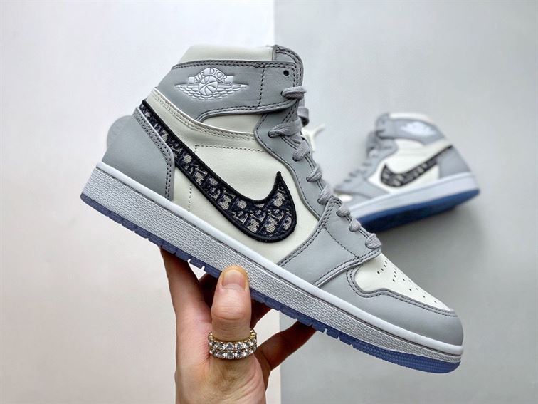 DIOR AIR JORDAN 1 HIGH OG - DO061