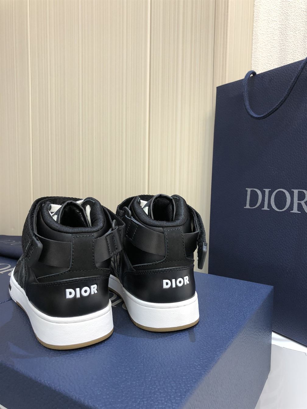 DIOR B27 HIGH-TOP SNEAKER - DO006