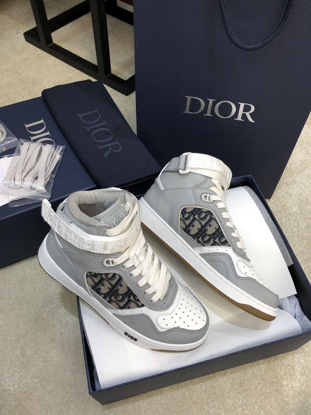 DIOR B27 HIGH-TOP SNEAKER - DO009