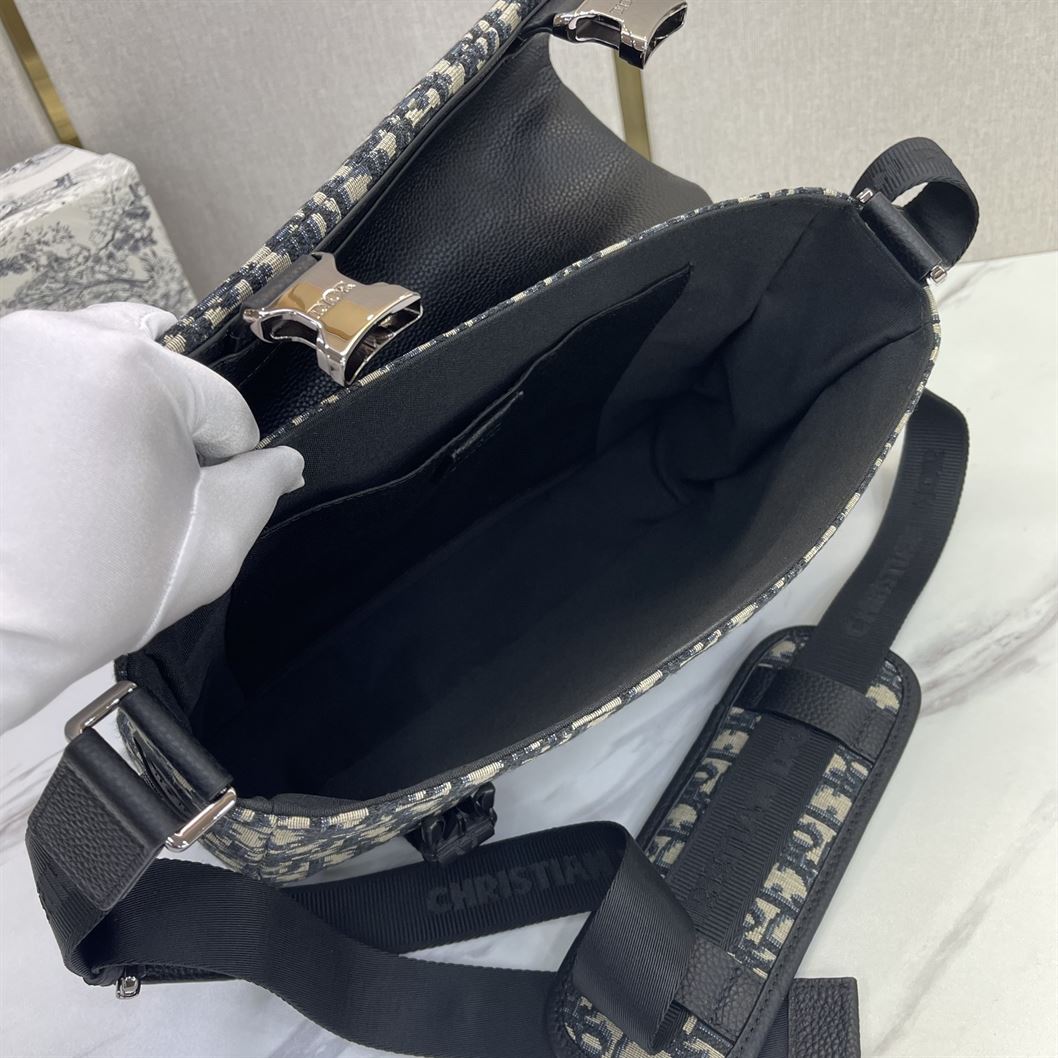 DIOR EXPLORER MESSENGER BAG - DIO006