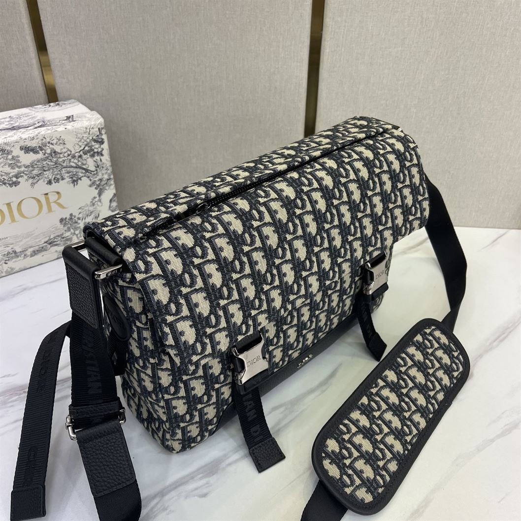 DIOR EXPLORER MESSENGER BAG - DIO006