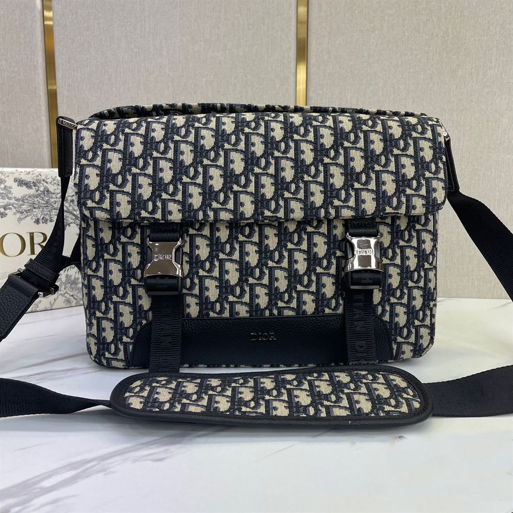 DIOR EXPLORER MESSENGER BAG - DIO006