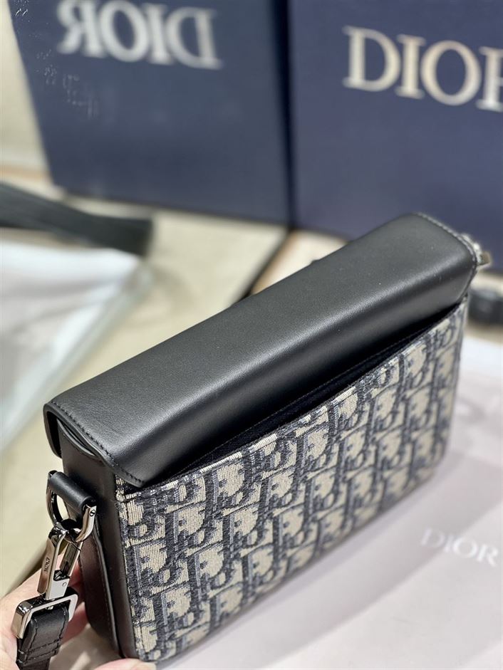 DIOR MESSENGER POUCH OBLIQUE GALAXY