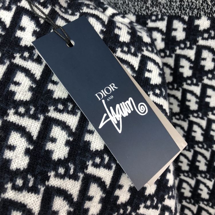 DIOR REVERSIBLE ROUND-NECK SWEATER - DOS016