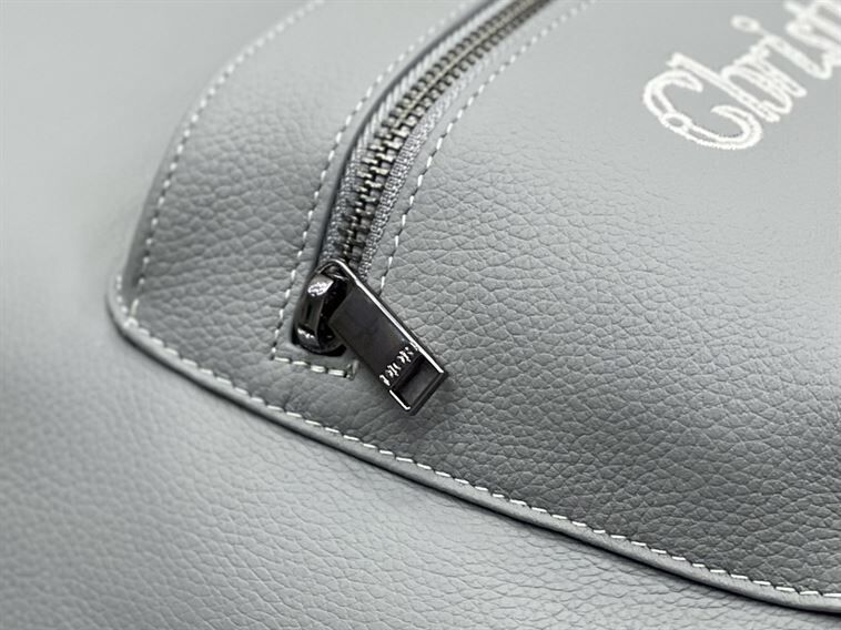 DIOR RIDER BACKPACK GRAY GRAINED CALFSKIN WTIH "CHRISTIAN DIOR 1947" SIGNATURE - DIO023