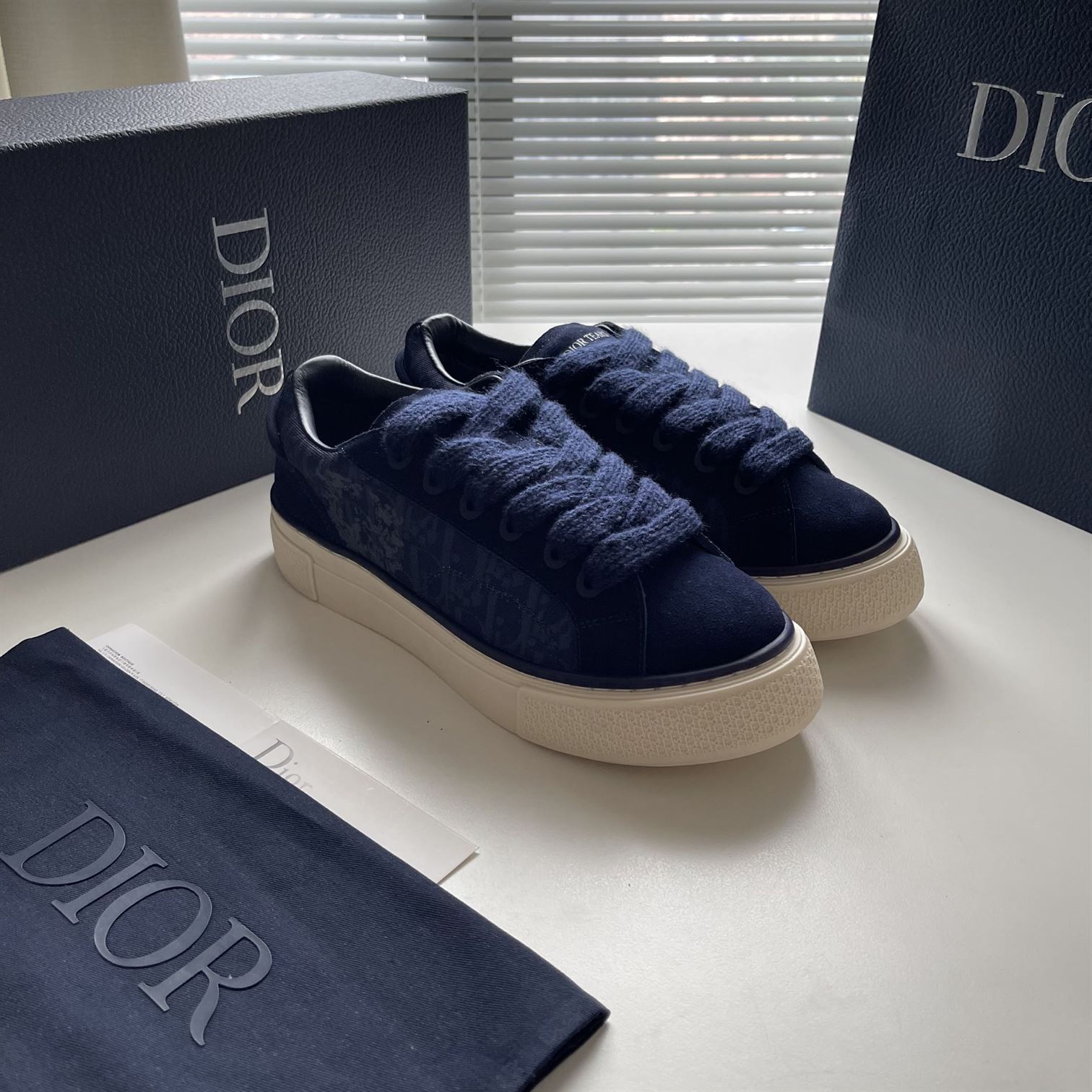 DIOR TEARS B33 SNEAKER - DO131