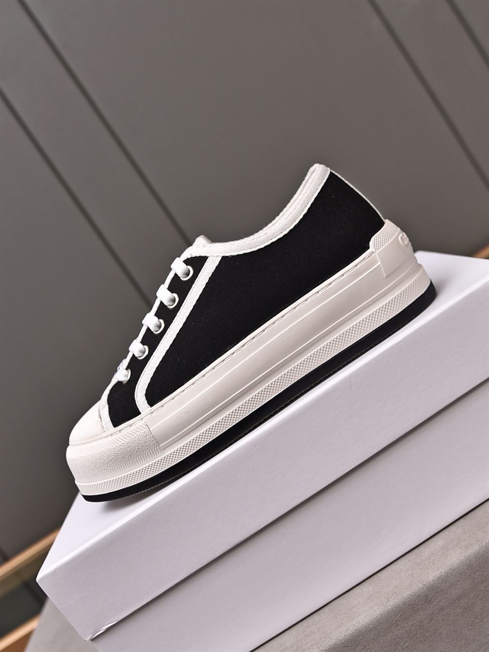 DIOR WALK’N’DIOR PLATFORM LOW-TOP SNEAKER - DO146